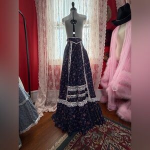 Jessica’s Gunnies Gunne Sax blue and pink floral maxi skirt, size 7